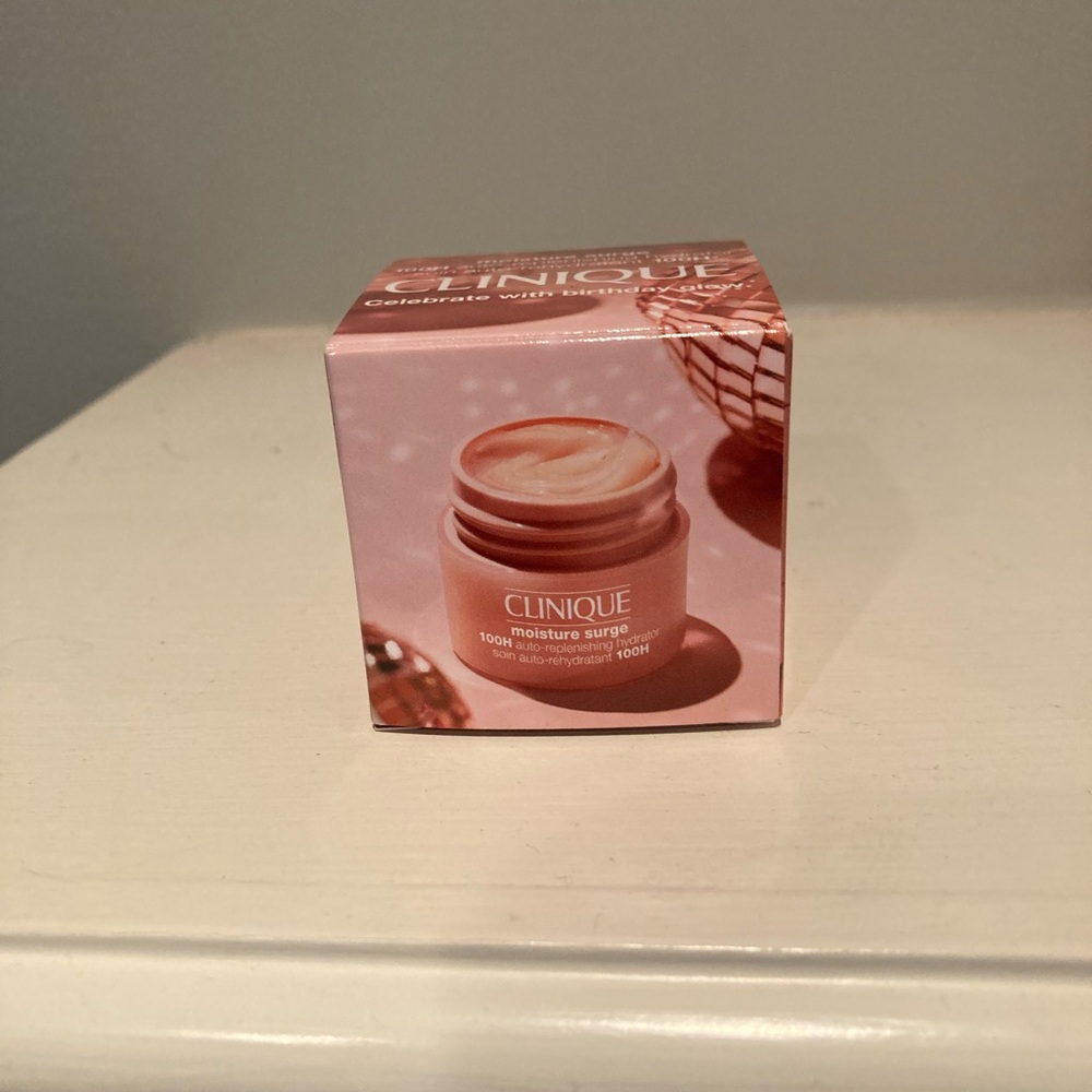 Clinique moisturize surge moisturizer NWT